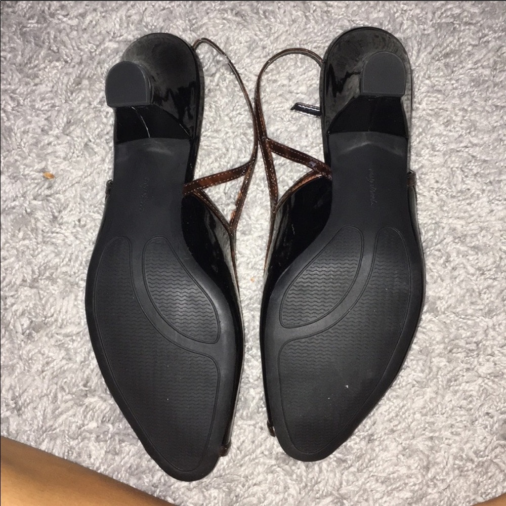 Dark patterned low pumps - Picture 3 of 3